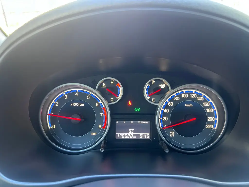 Suzuki SX4 – fotografie 17