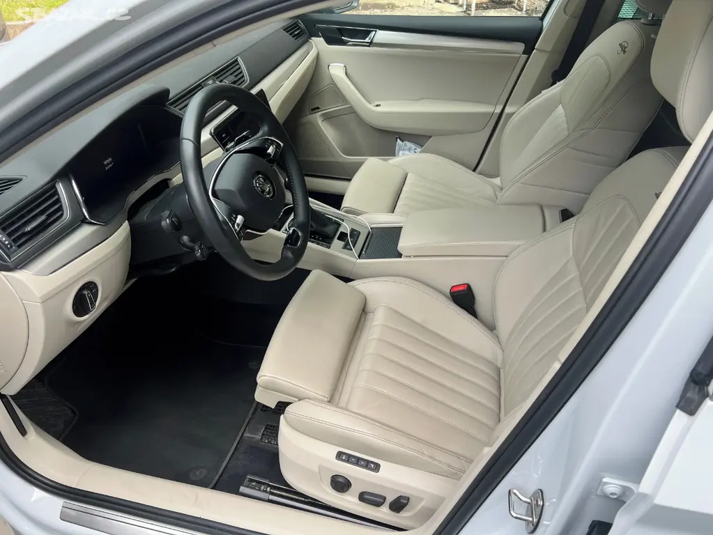 Škoda Superb – fotografie 10