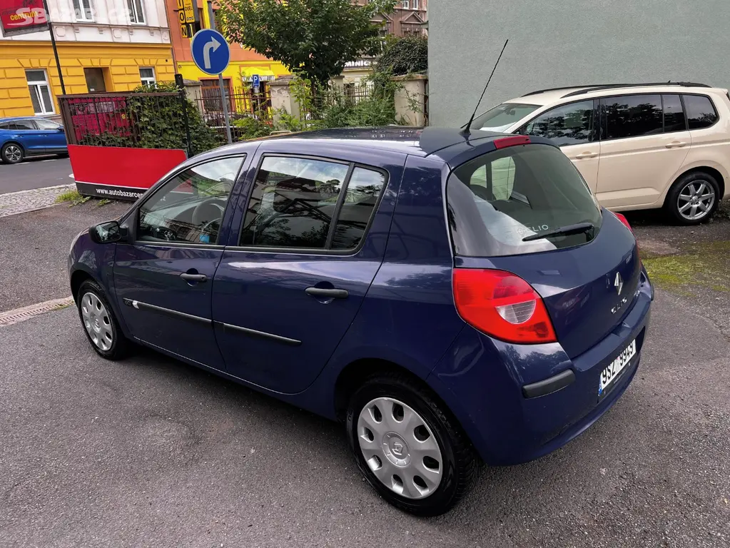 Renault Clio – fotografie 8
