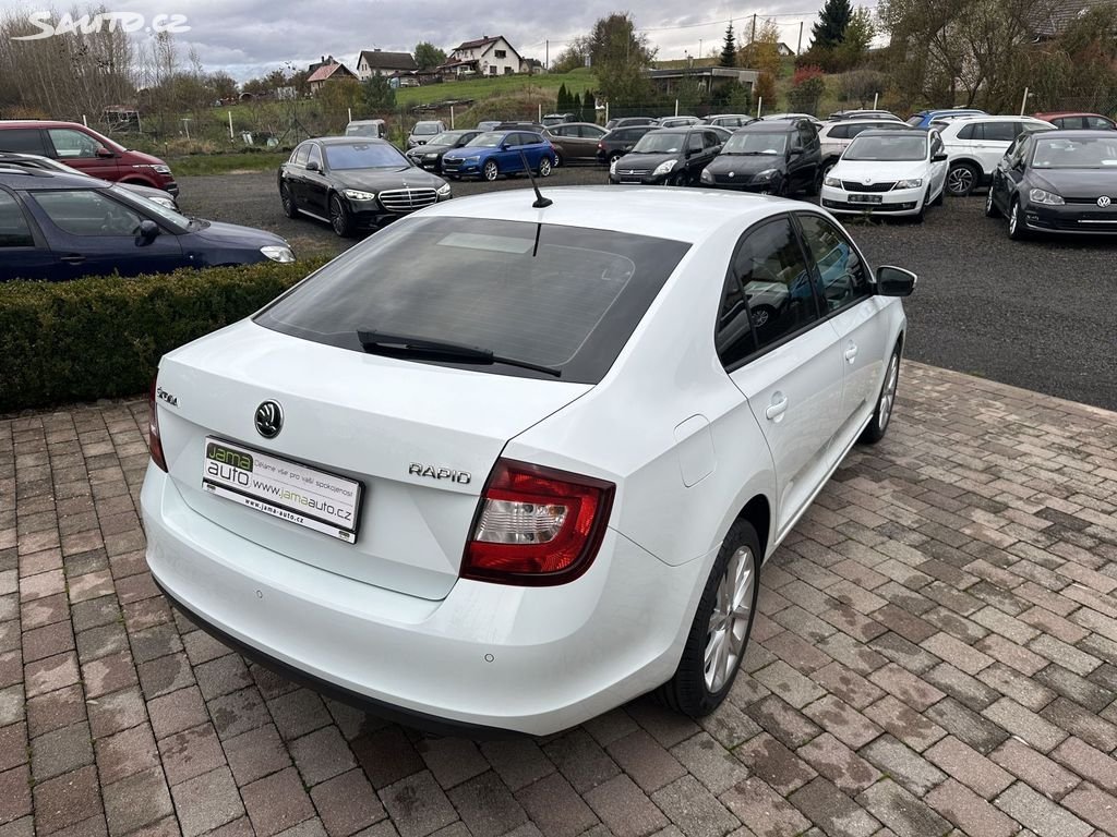 Škoda Rapid – fotografie 9