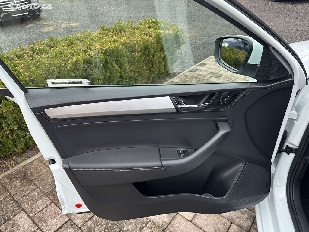 Škoda Rapid – fotografie 18