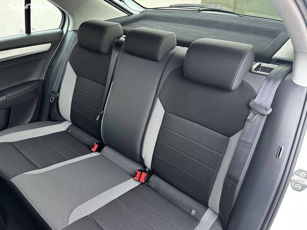 Škoda Rapid – fotografie 30