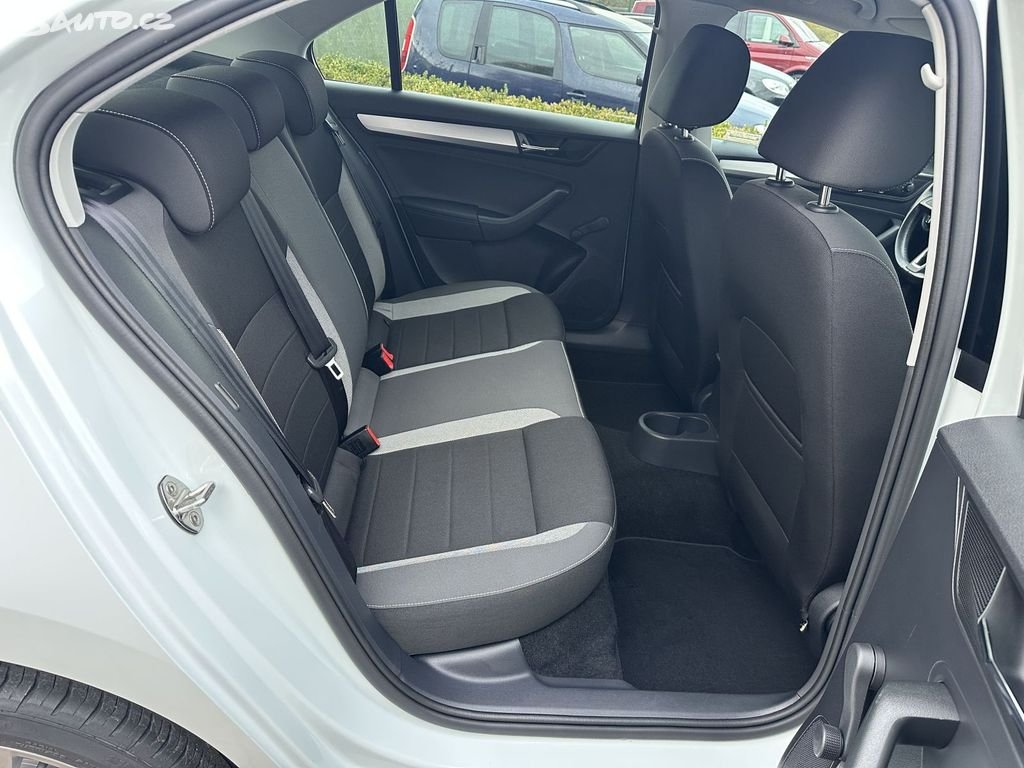 Škoda Rapid – fotografie 34