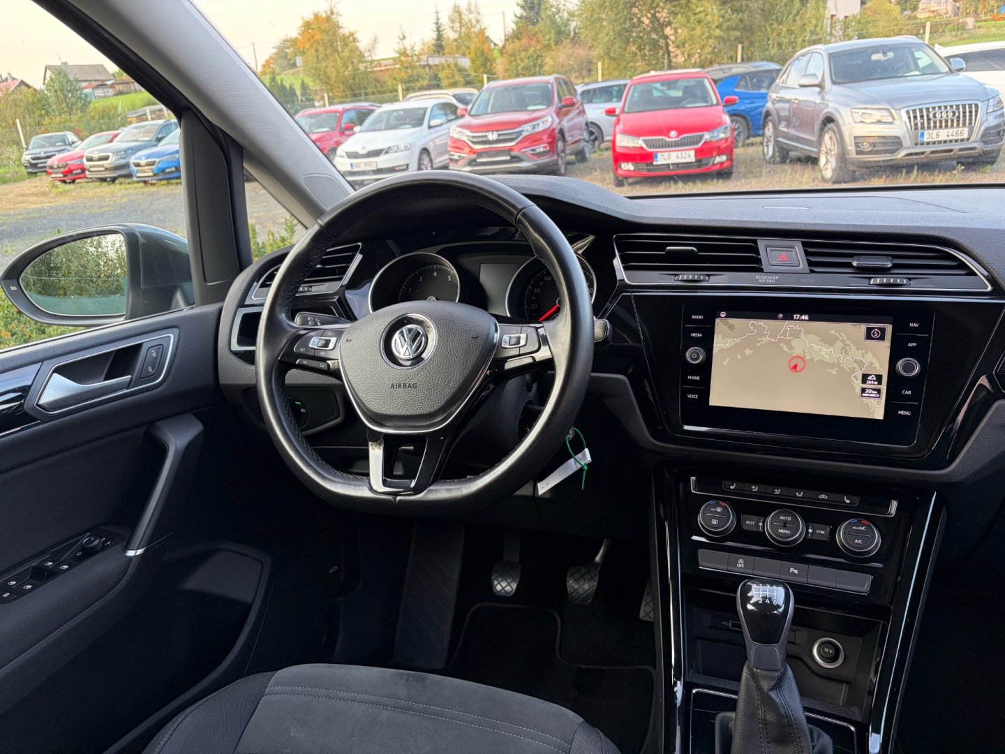 Volkswagen Touran – fotografie 37